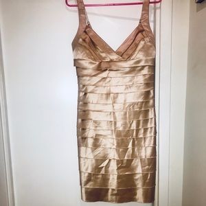 Super popular BCBG crime banded dr as